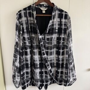CJ Banks Womens 2X Black White Abstract Grid Print Surplice Wrap Blouse Top